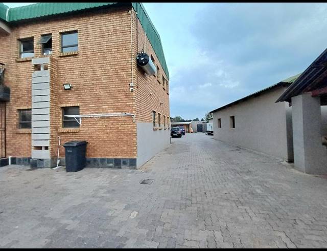 2 BEDROOM PROPERTY TO RENT IN RASLOUW